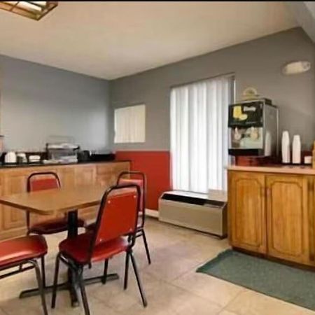 Regal Inn Guntersville Restaurant foto